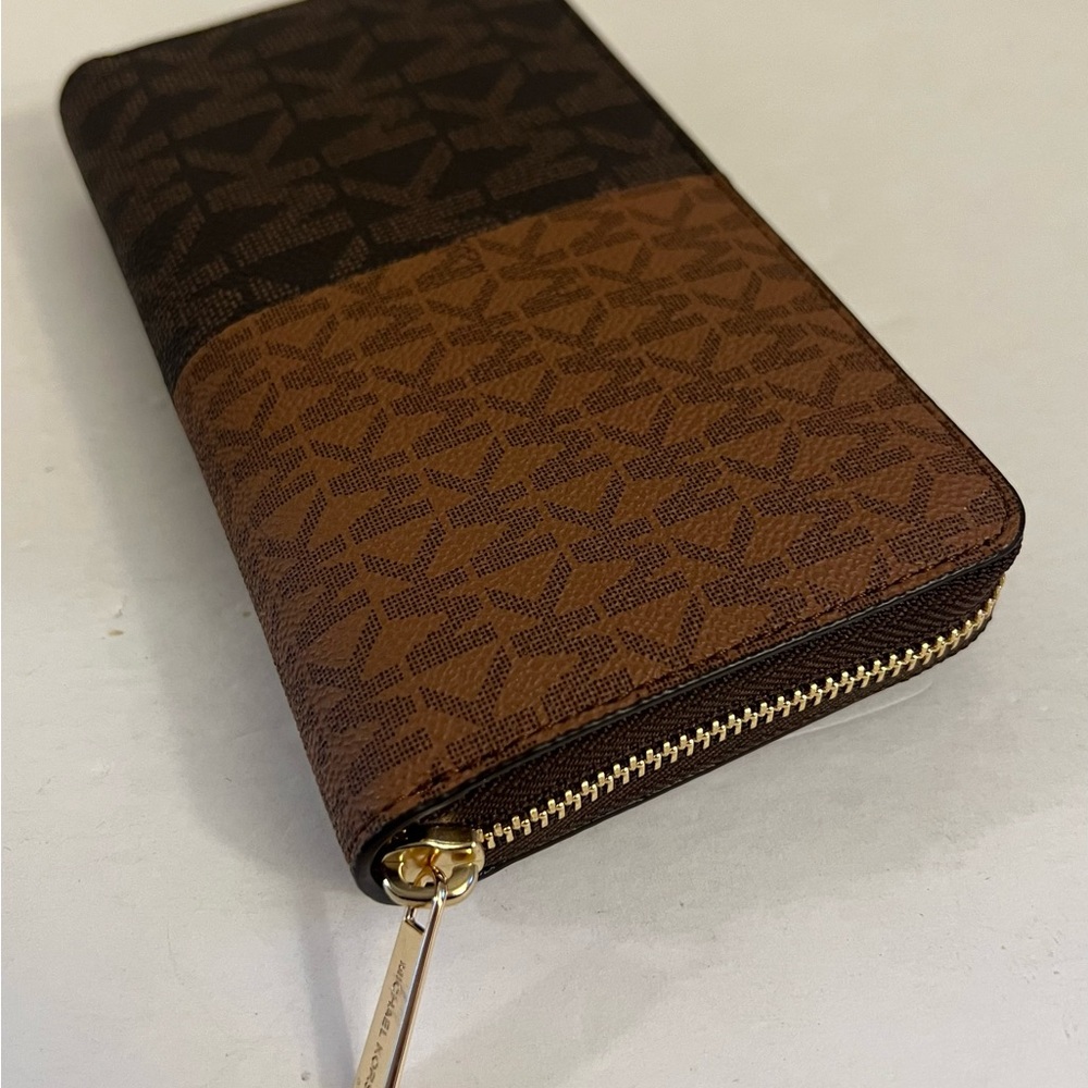 Michael Kors Two-Tone Women’s Wallet in Brown - Picture 16 of 16